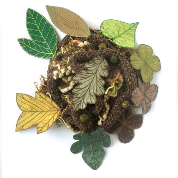 Long scarf with embroidered leaves, berries - Picture 1 of 2